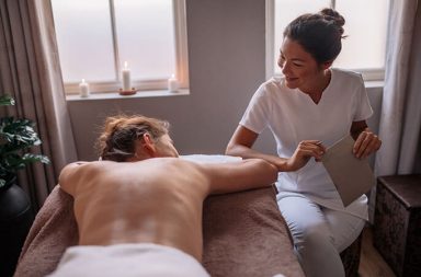 Important therapist client relationship boundaries exist between mental health counseling and the kind of communication appropriate during a massage.