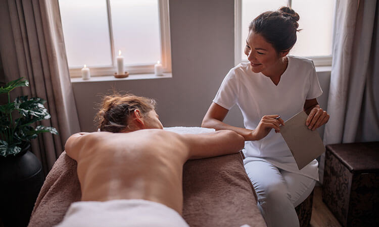 Important therapist client relationship boundaries exist between mental health counseling and the kind of communication appropriate during a massage.