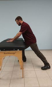In this position, only the muscles that plantar flex the ankle can be used to push your center of gravity forward. The lunge is much better suited to pulling techniques where your front leg can be used to push you backward, away from the table.