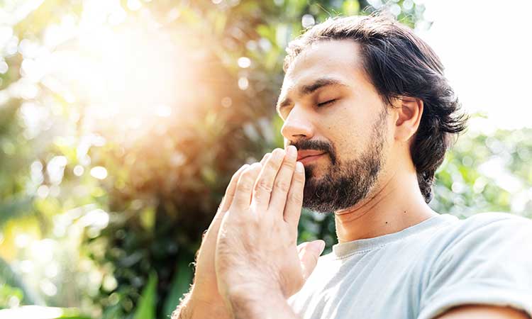 Have you ever rushed into a massage feeling stressed out, but then after a few minutes of working you felt calmer? There’s research that suggests a massage therapist’s anxiety is reduced when giving a massage. This is not only a fortuitous work benefit, it’s also an opportunity to massage pain-free.  