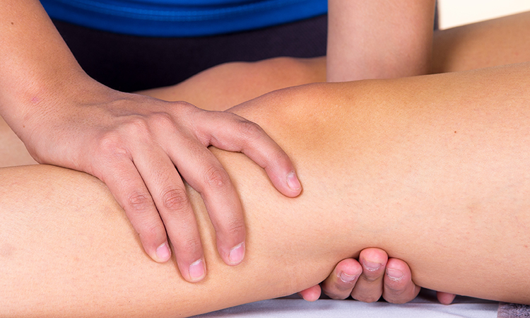 Using reiki for pain after knee replacements